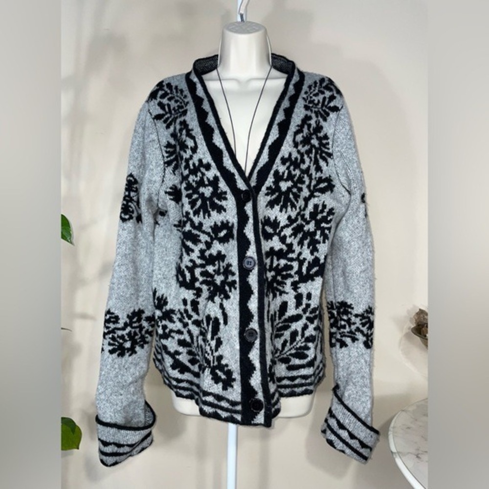 Wool Blend Essitam Zora Mexico Cardigan W/ M Grey Black Floral Knit LN/NWOT - Picture 2 of 10